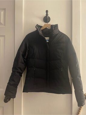 WOMENS SIZE M COLUMBIA PUFFER JACKET